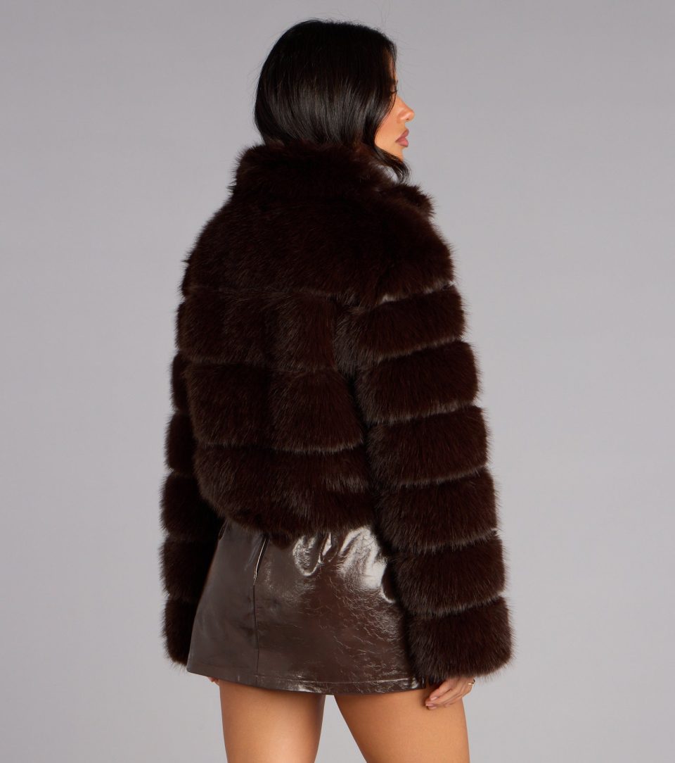 Frost Mode Faux Fur Crop Jacket
