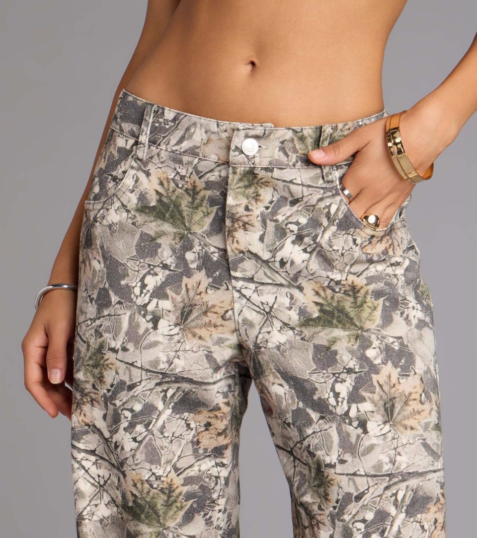 Off Duty Mid-Rise Camouflage Denim Jeans